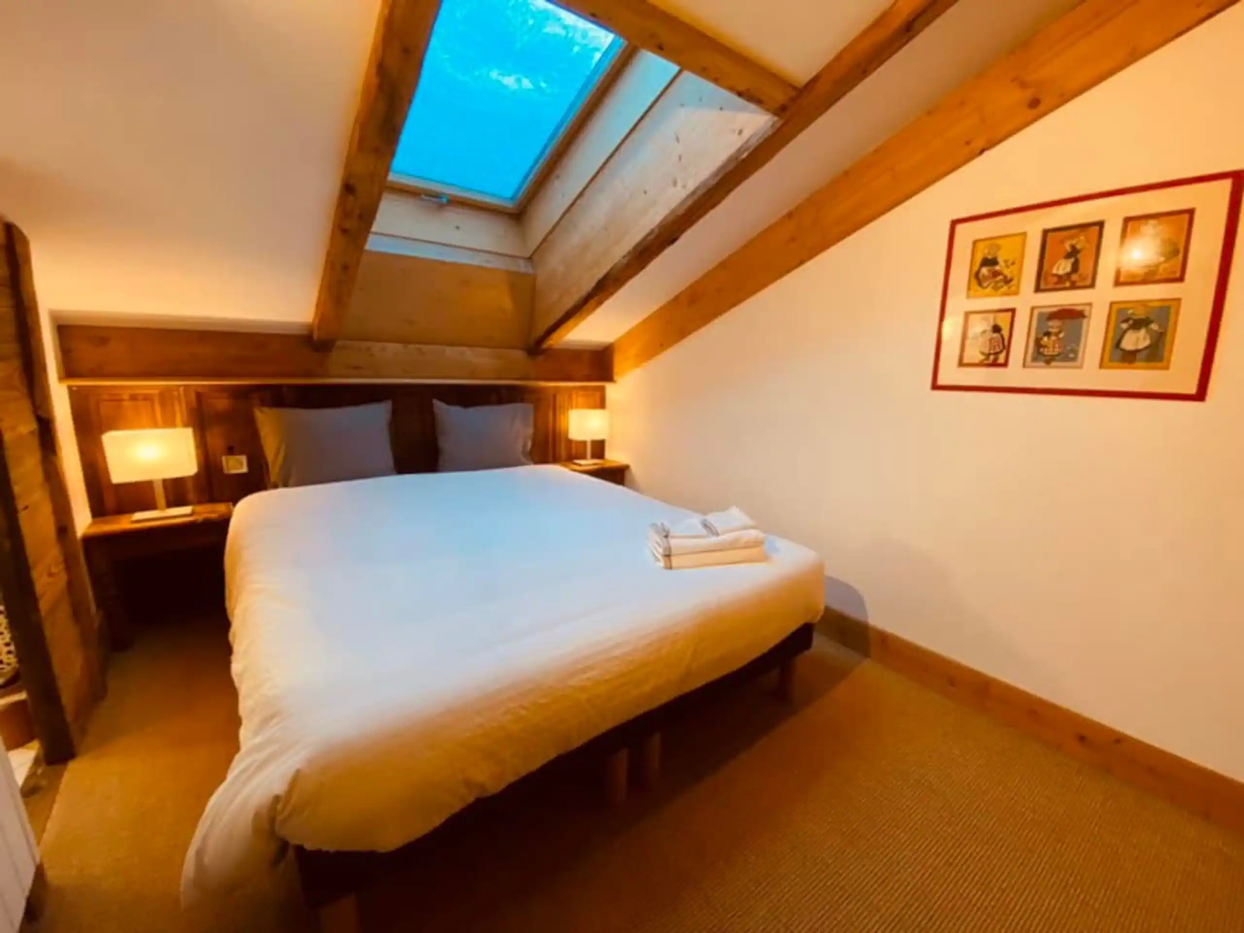 La chambre double avec lit de 160 cm